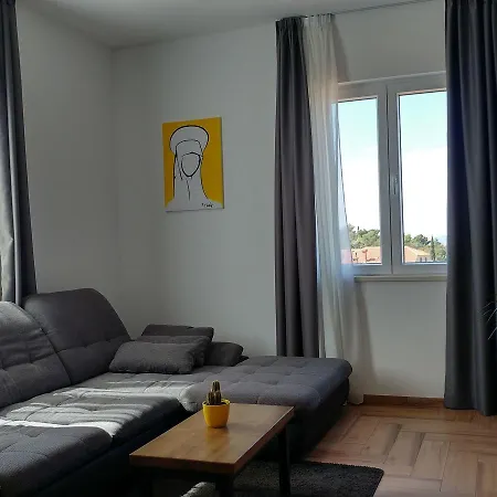 Comfortable In With Balcony *